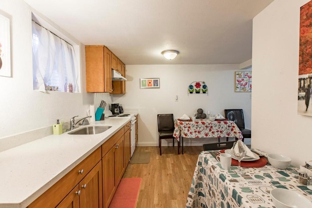 Seattle Urban Village- Unit B- Lago Vista- Lake Union- Sleeps 6 ภายนอก รูปภาพ